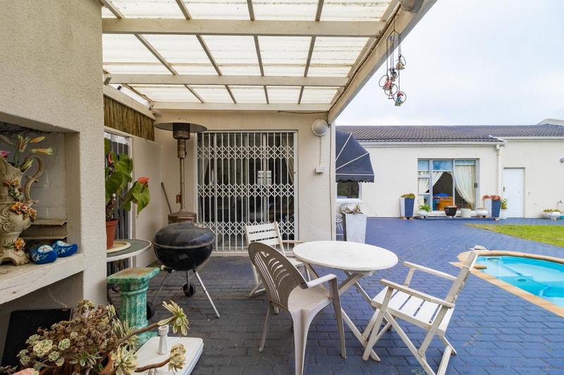 To Let 3 Bedroom Property for Rent in Table View Western Cape